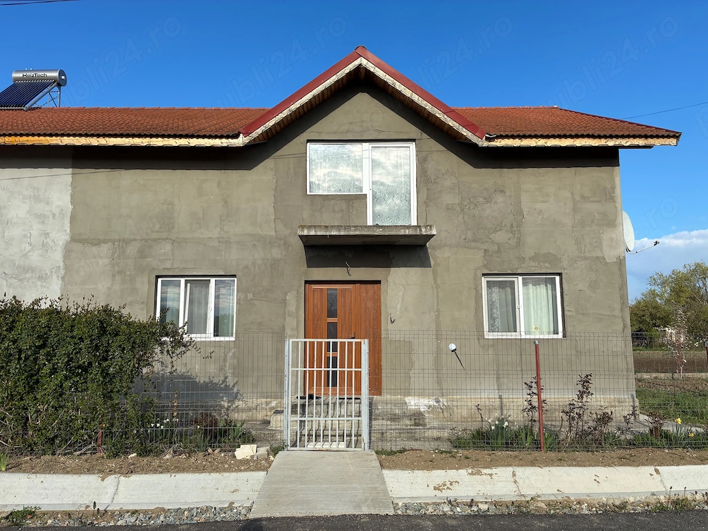 Vând casă tip duplex P+E   Botorogi, com. Dănești