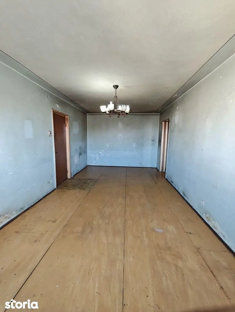 Vanzare apartament spatios 2 camere in  Titan -Ciucea, pret negociabil