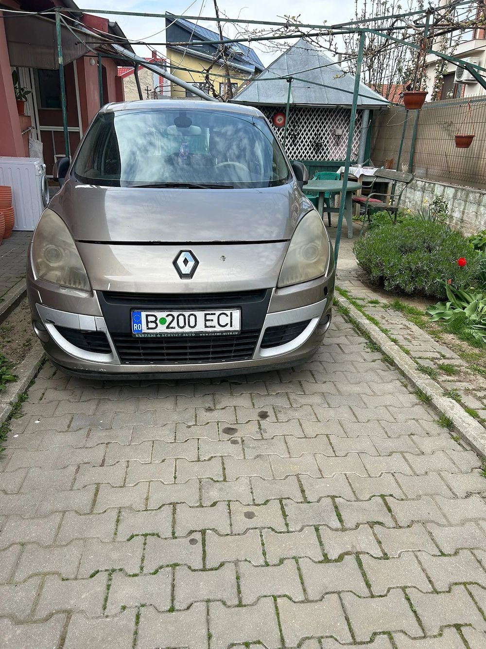 Vand Renault Scenic Berlina cu haion