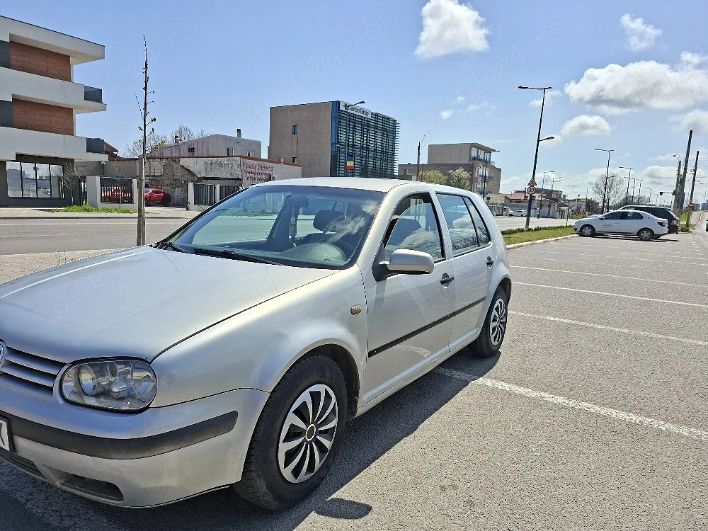 Vând Vw Golf 1.6 Benzină 