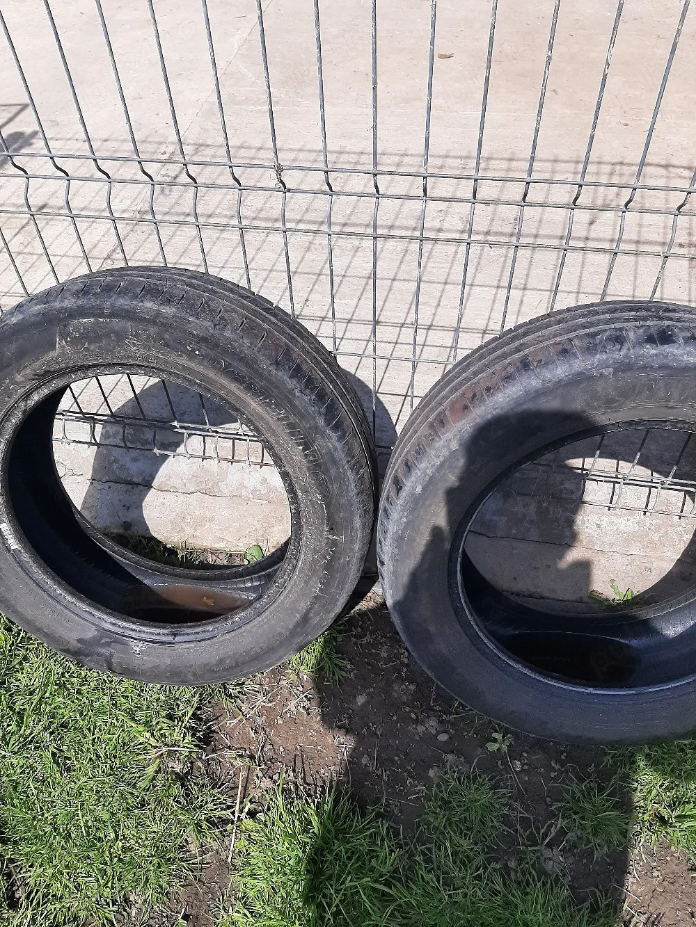 vând 2 cauciucuri 205   55 r16