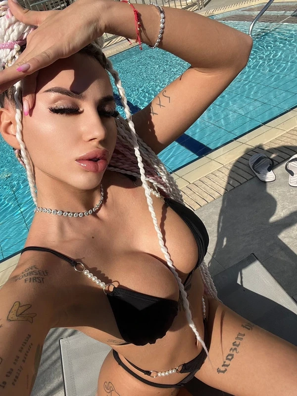 Ofer Show web erotic Răspund doar pe WhatsApp