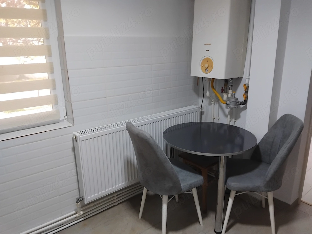 Vând apartament cu două camere 