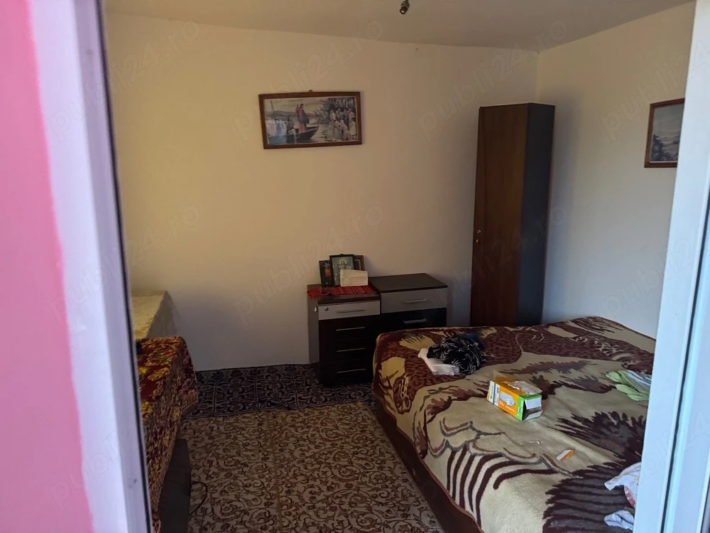 vand casa sat valea nucariolor 