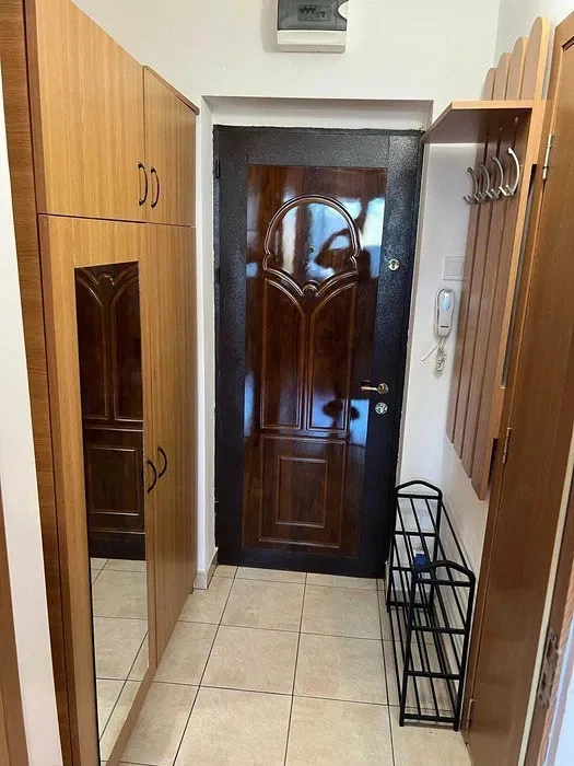 titan policlinica bloc , stradal