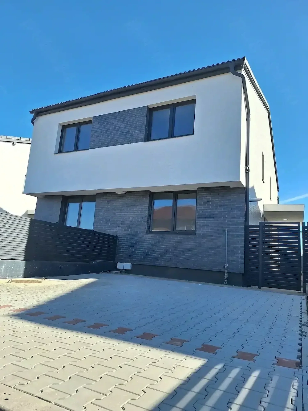  Casa tip Duplex, construcție nouă, finisaje premium, Aproape de Coresi
