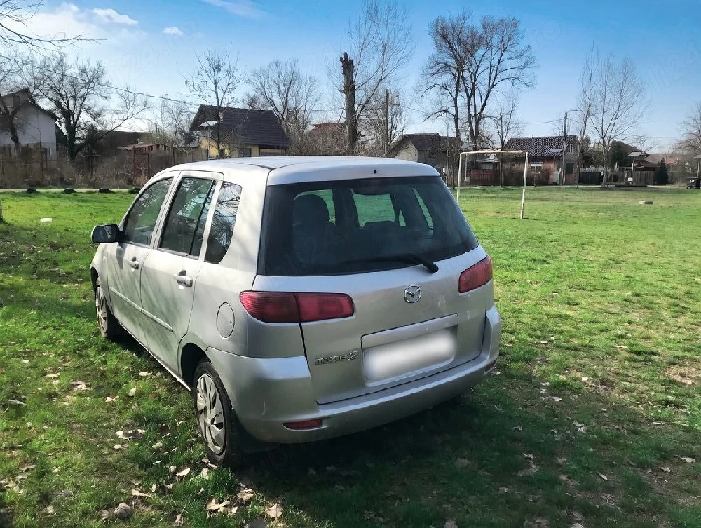 Vand Mazda 2 Benzina 2005