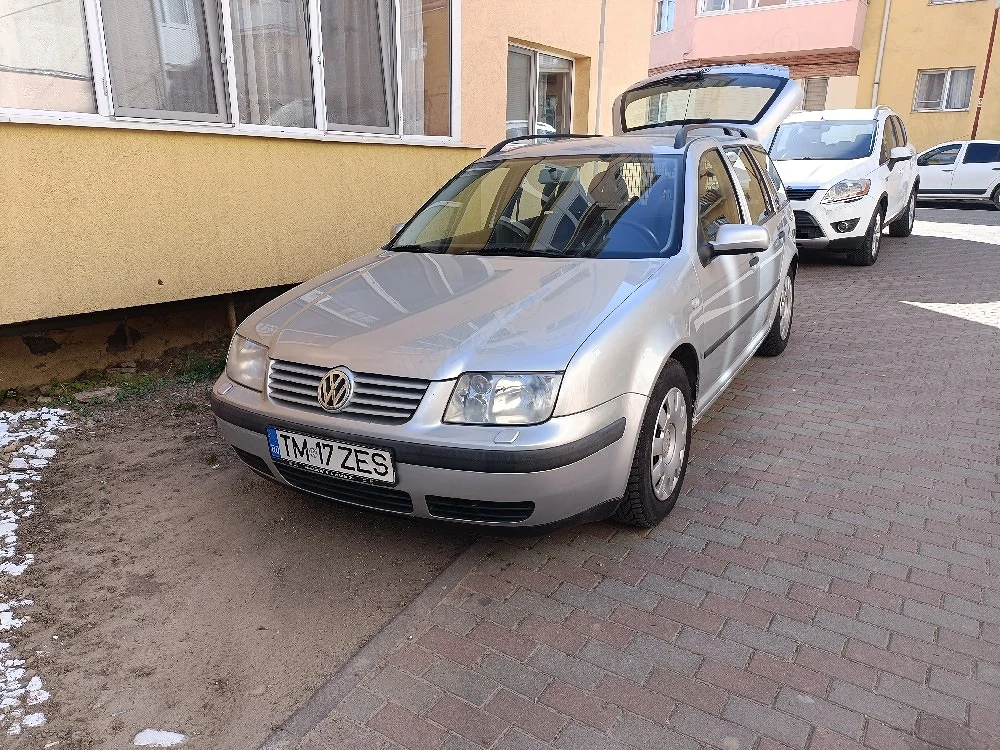 Vw Bora 1.6 benzina pret fix