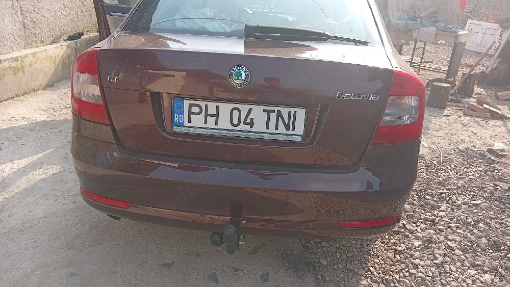 vând Skoda Octavia 2 
