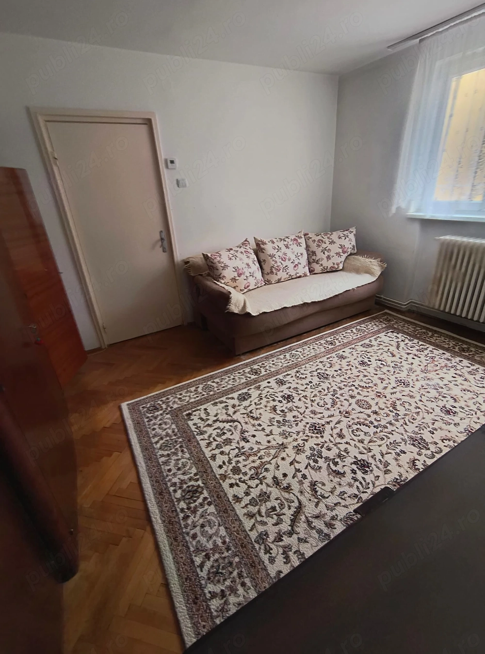 Vand  apartament cu 2 camere, cf 2, etaj 4 4, zona  Aleea Savinesti 