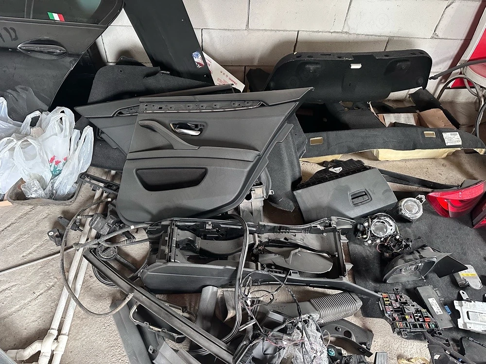 Dezmembrez Bmw f10 culoarea 475 black shapire de europa