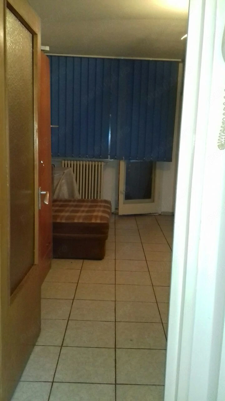 Închiriez garsoniera lângă stația de metrou Favorit 