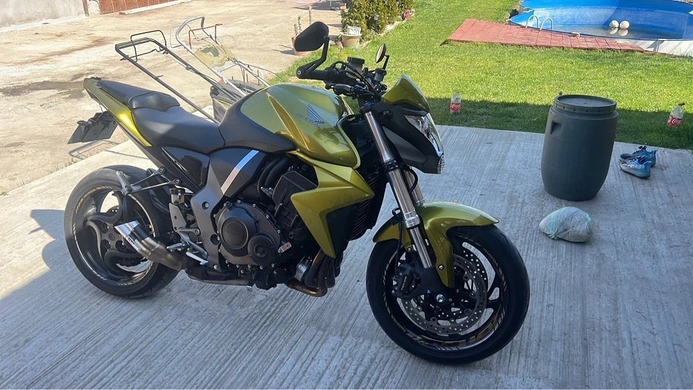 Honda cb1000r