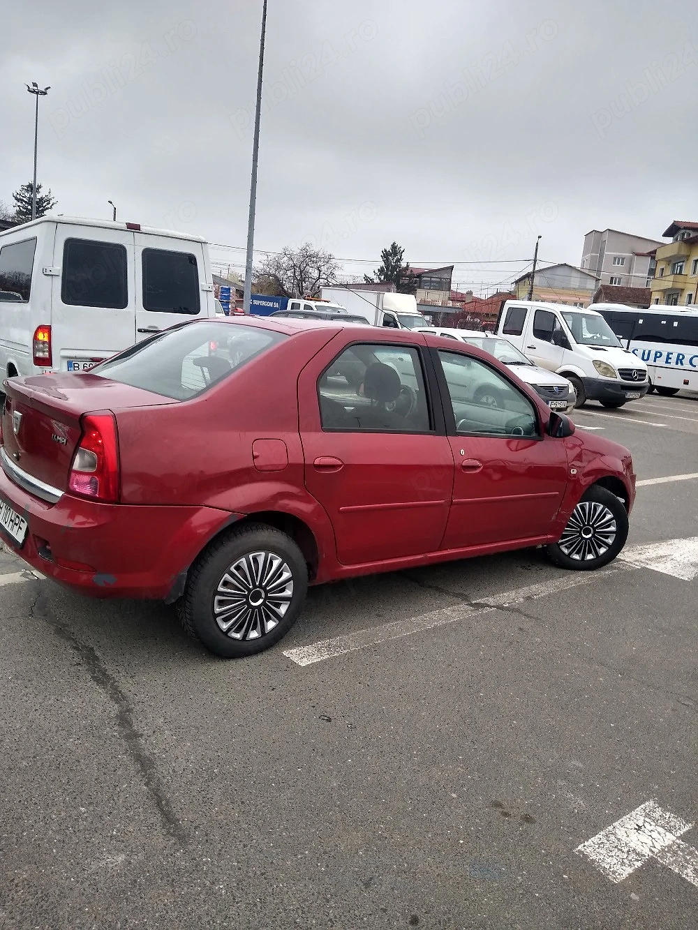 vând Dacia Logan motor de 1 4 benzina gpl consum mic acte valabile