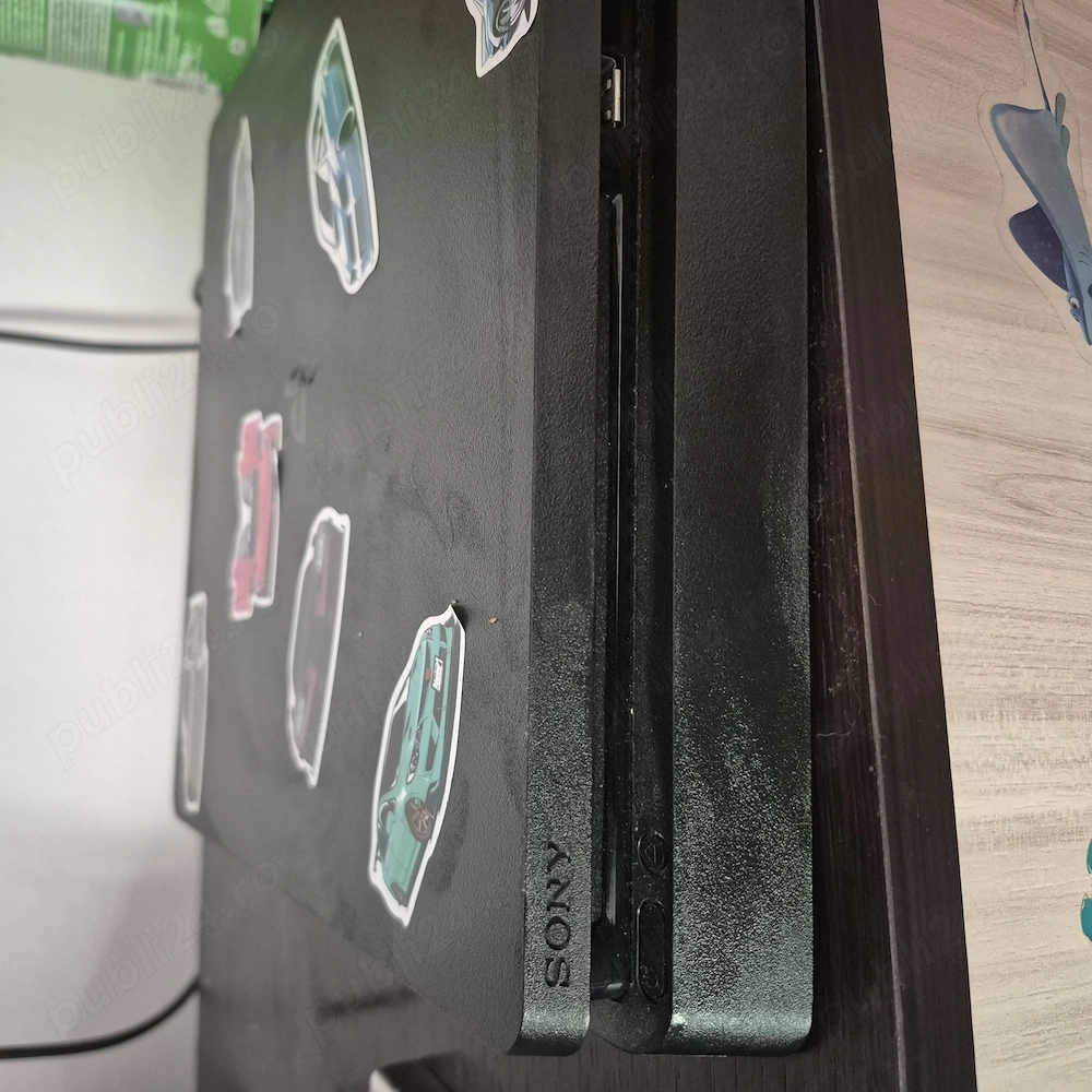 Playstation4 folosit foare pitin in stare buna 