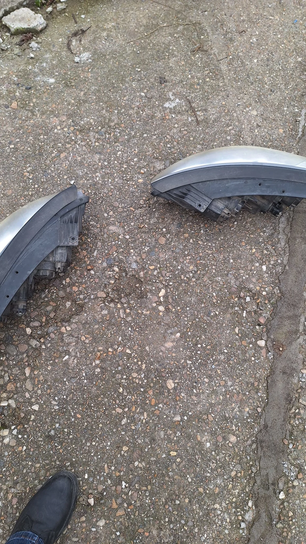 vind faruri Hyundai ix 35 an 2011