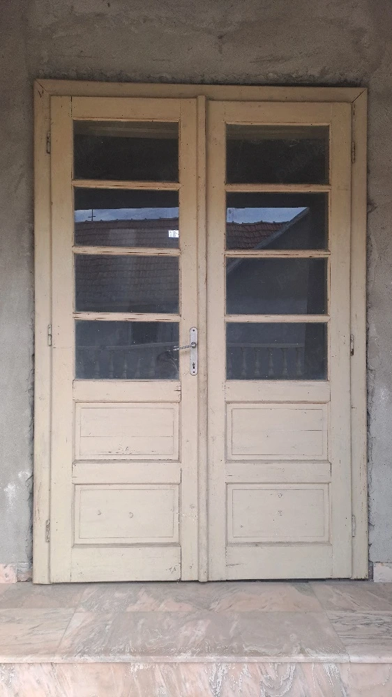 Ușă din lemn 140 218