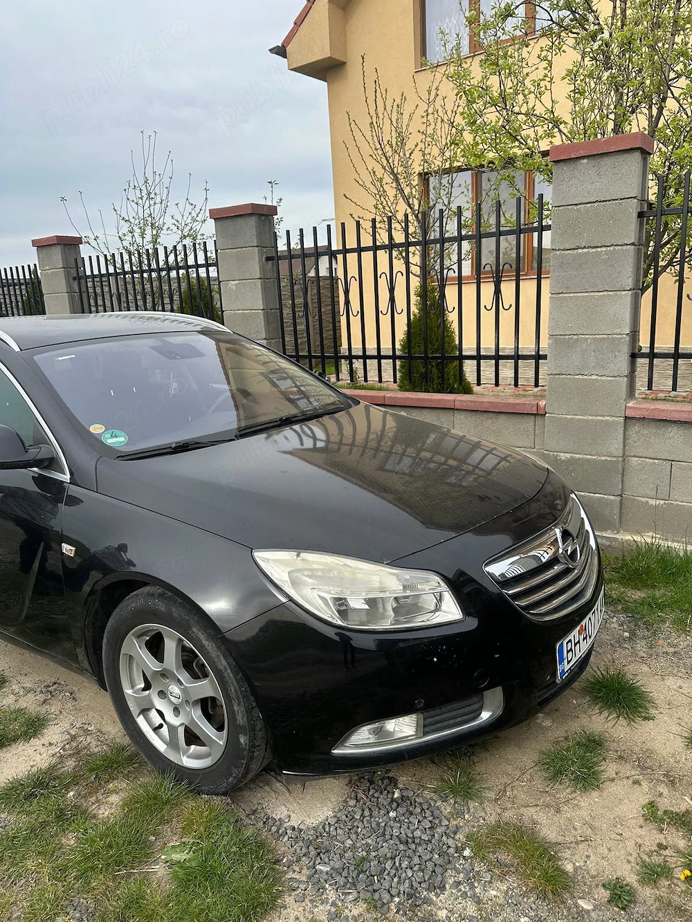 Vând sau dezmembrez Opel insignia