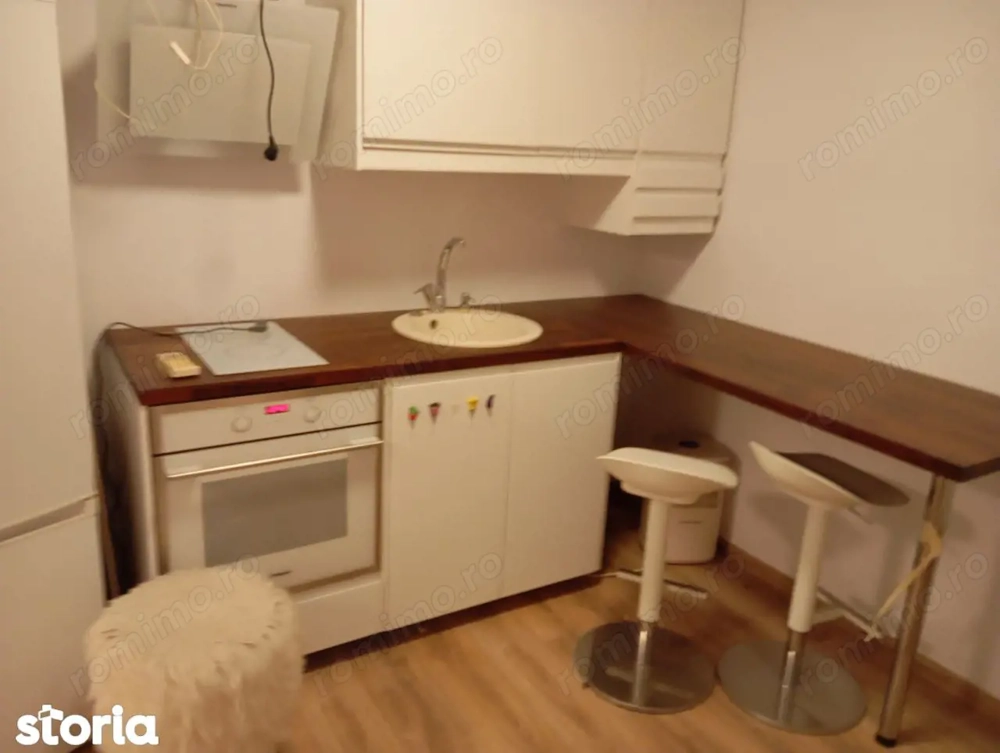 Garsoniera renovata, centrul vechi, centrala proprie, imobil fara risc