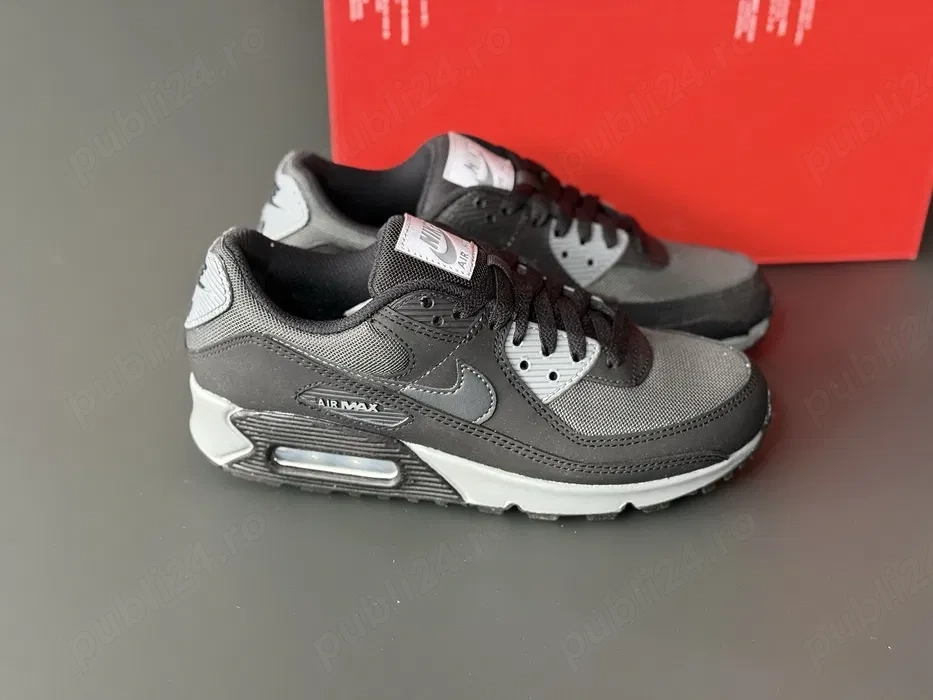 adidasi Originali Nike Air Max 90 Noi Marime 38 si 36.5
