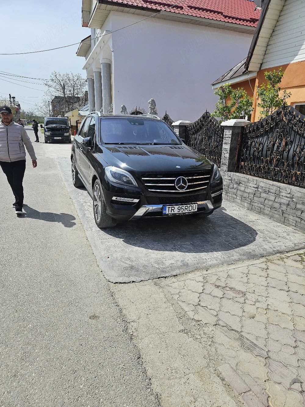 Mercedes ml vând urgent