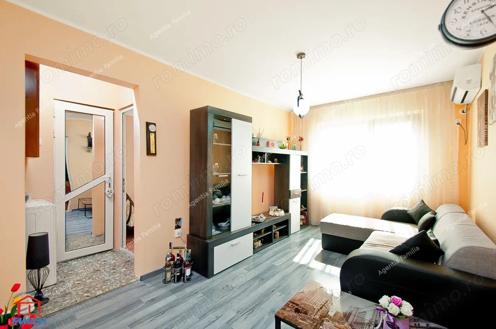 52500 Euro negociabil, trei camere renovat, mobilat si utilat, Micro 2
