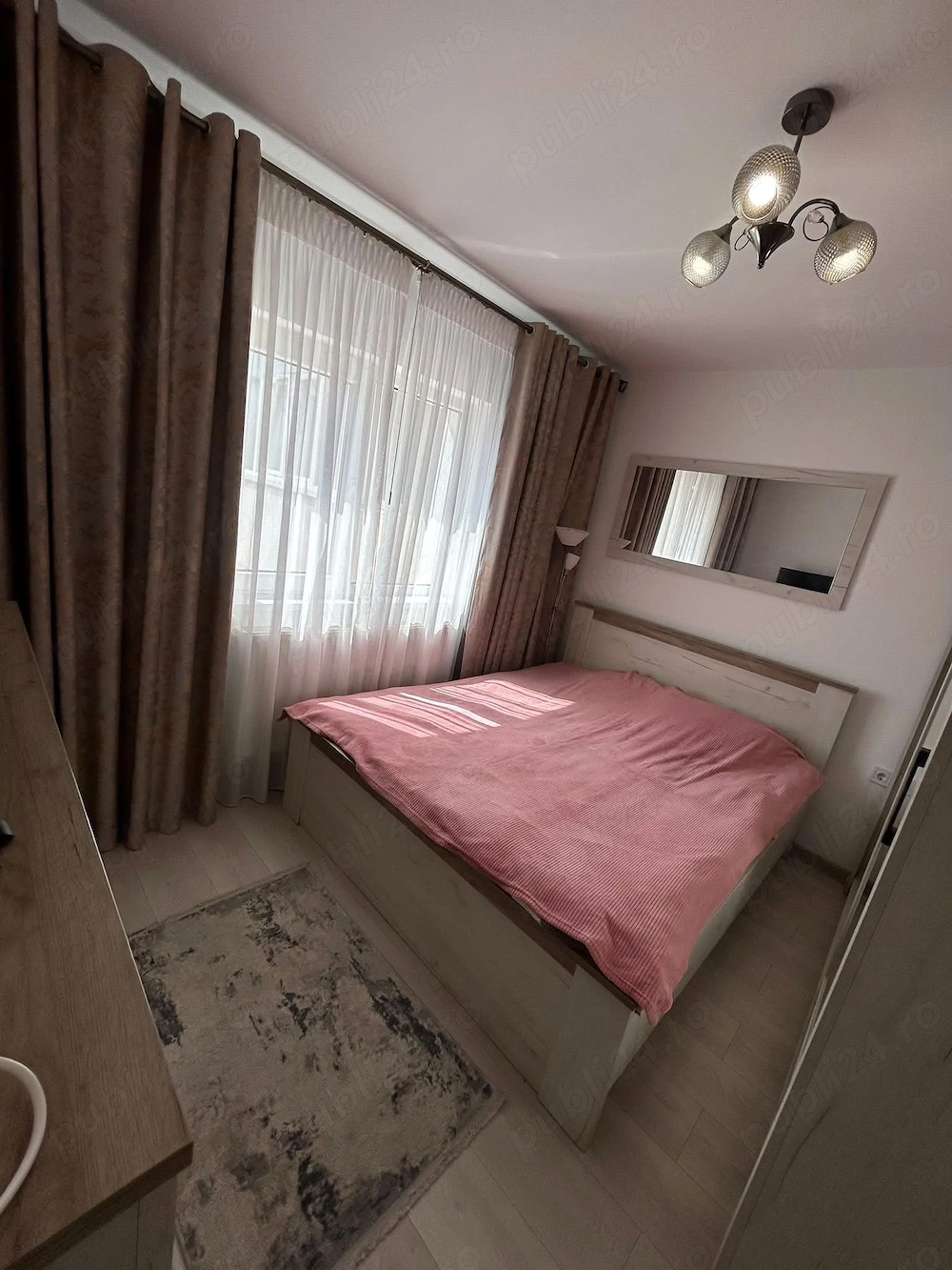 De inchiriat apartament cu 2 camere si balcon, renovat, mobilat și utilat 250 euro luna