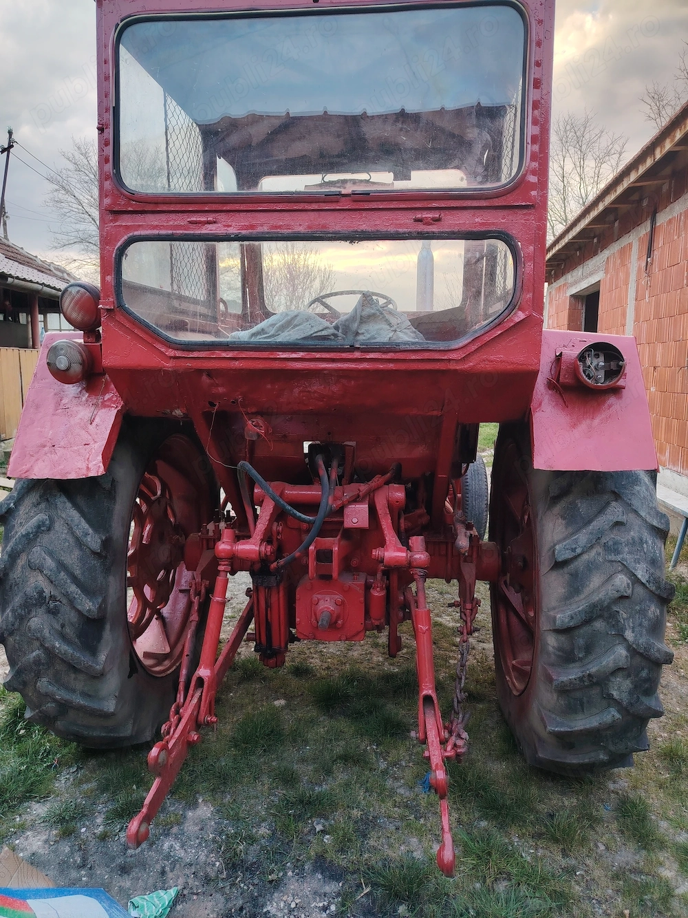 Vand tractor u650 cu acte