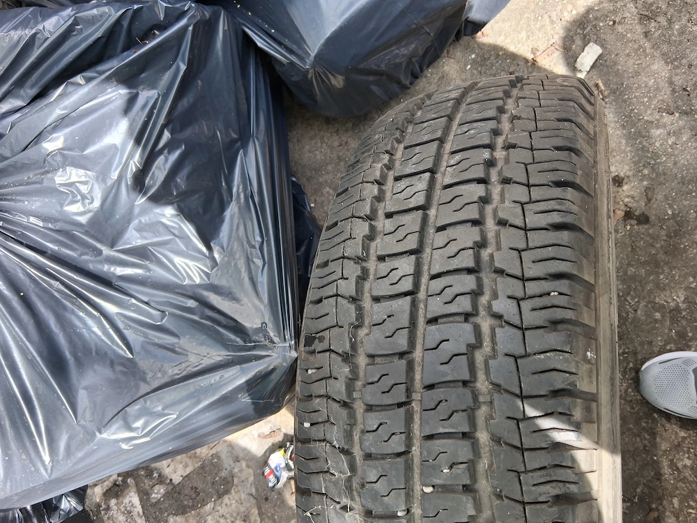 Vand 4 anvelope C 235/65/16 all season