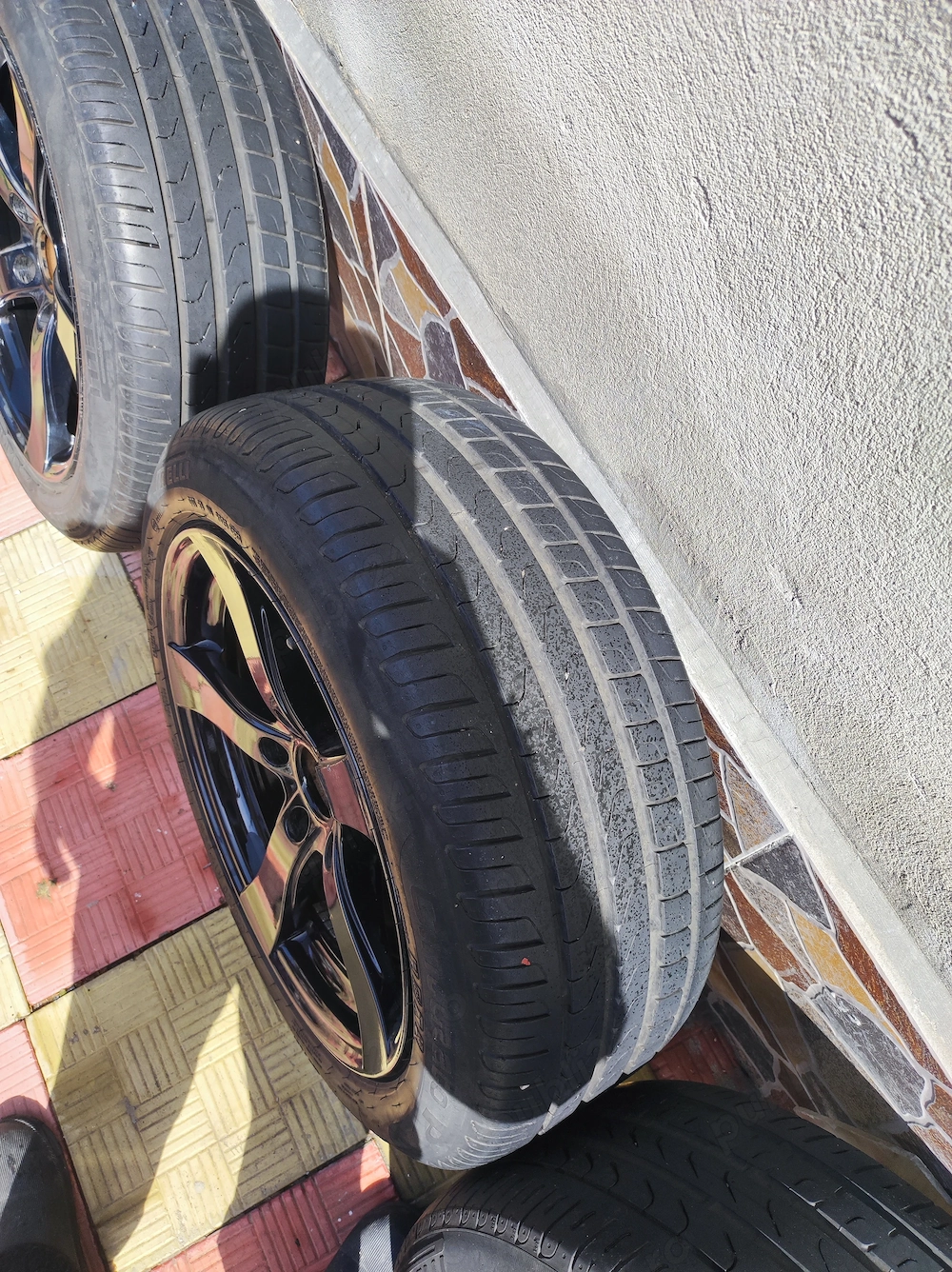 Vind set anvelope vara cu jante aliaj BMW X1 