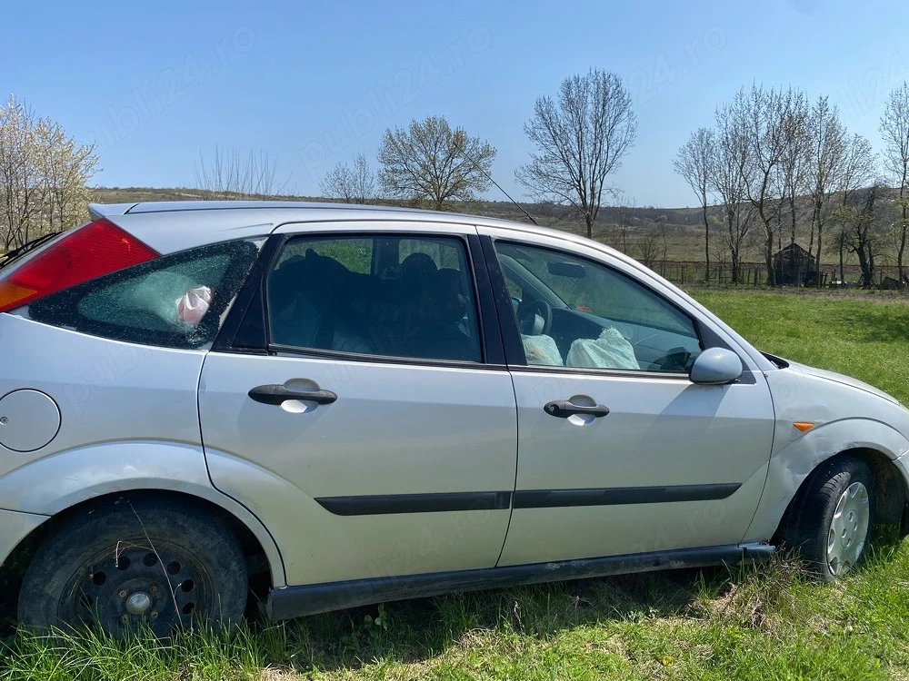 dezmembrez ford focus