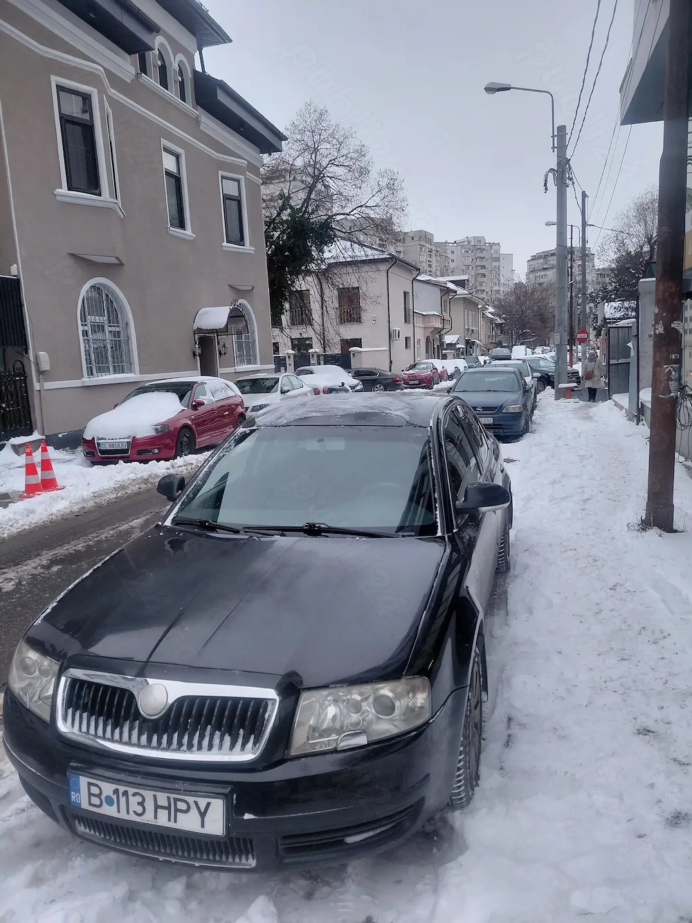 Vând Skoda Superb neagră,1896 cm3, 2008