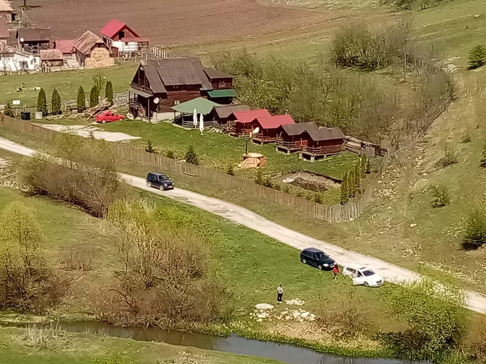 Vînd Cabană (Pensiune )