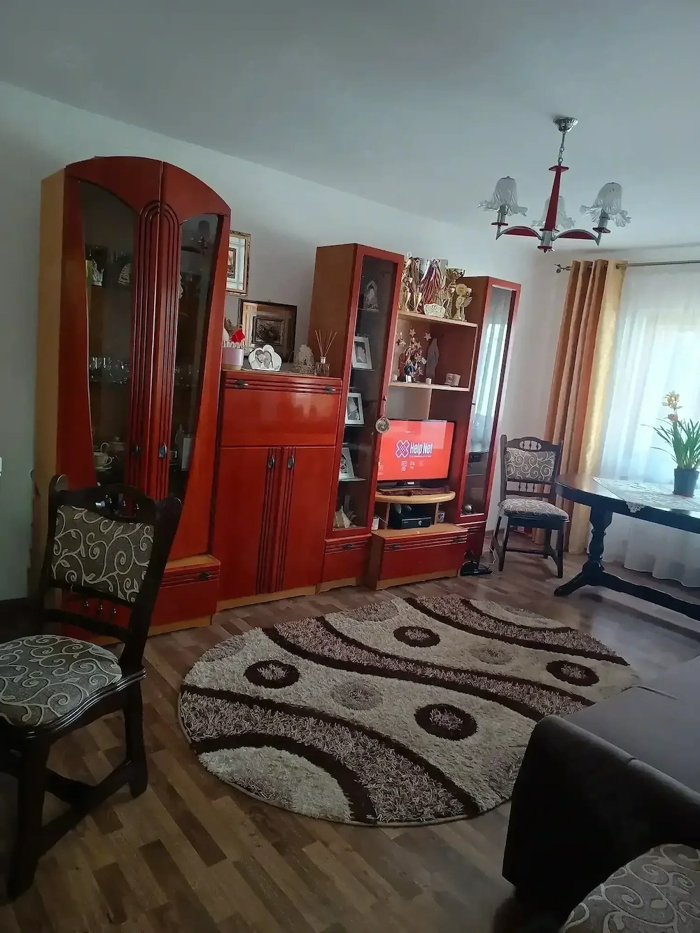 Vand apartament cu 3 camere decomandat