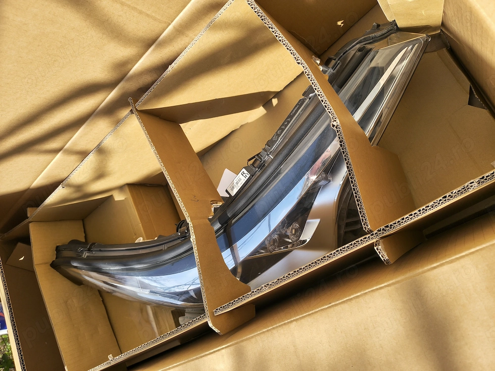 Faruri pentru Toyota Chr 