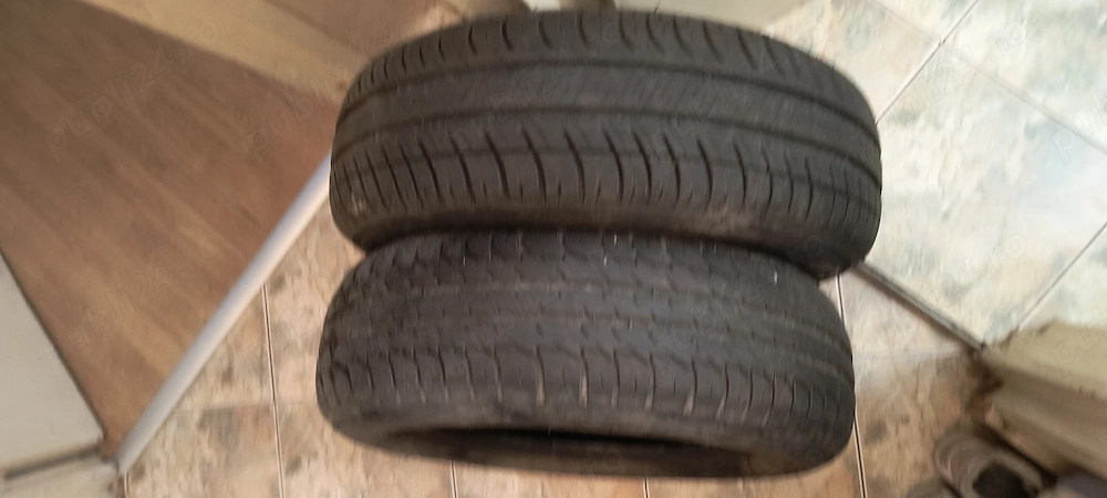  2 cauciucuri vară mai merge un sezon / bune pentru oraș nu sunt peticite  se vând împreună”