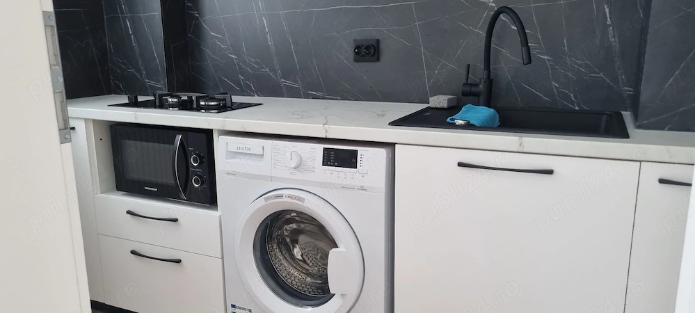 Titan , 5 minute metrou Nicolae Grigorescu 