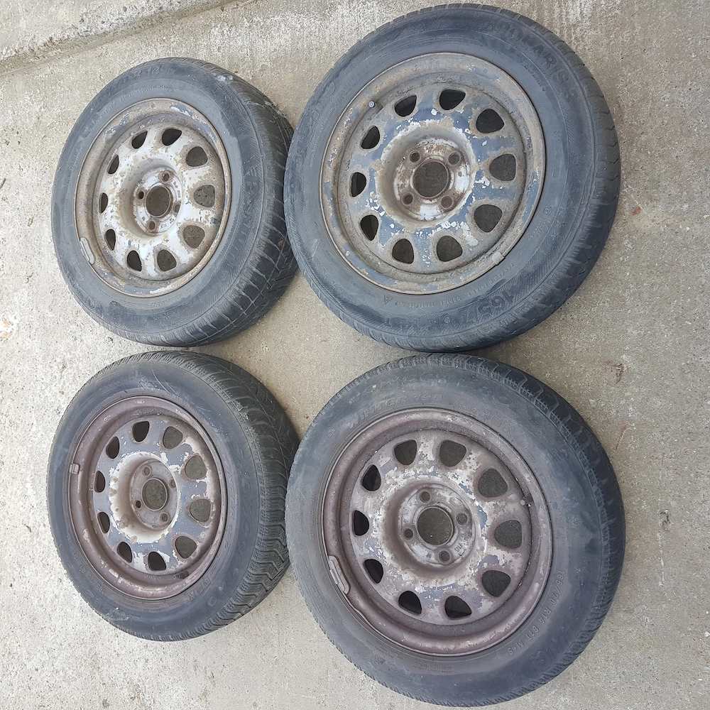 200 RON - 4 Jante ET 45 cu cauciucuri