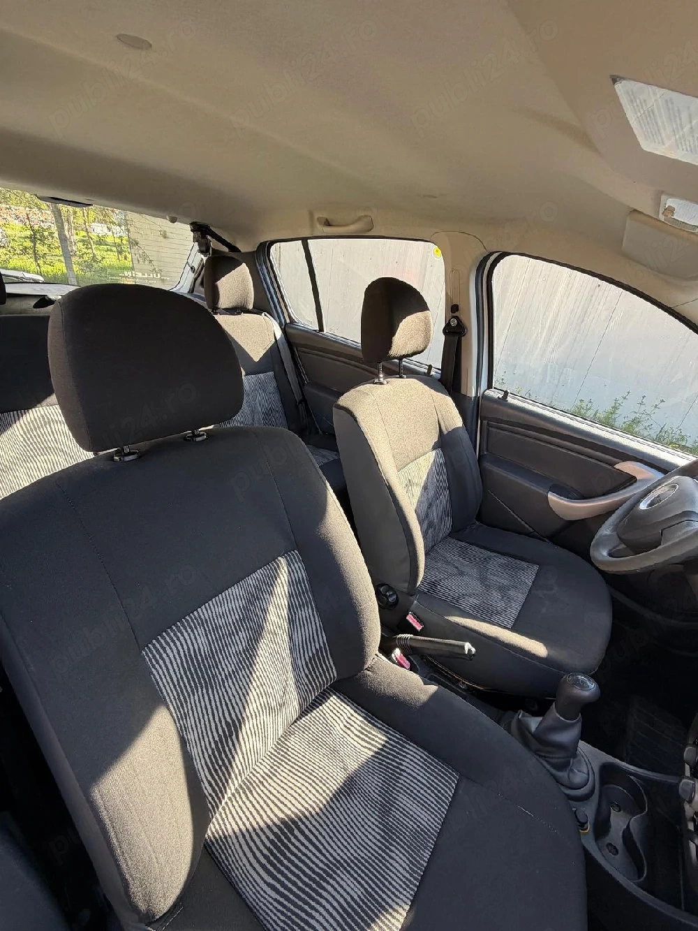 vand dacia sandero 2010