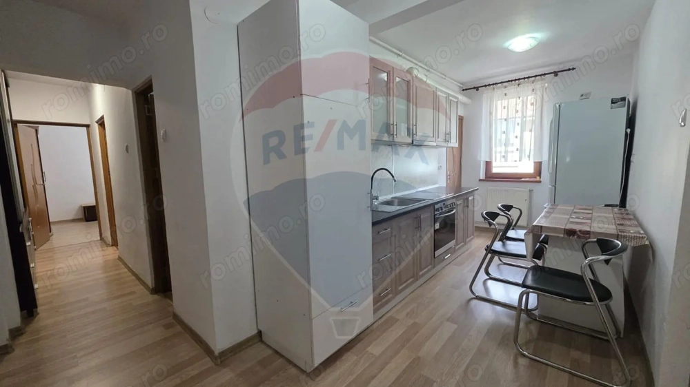 Apartament cu 3 camere de închiriat Medias, str Cibin
