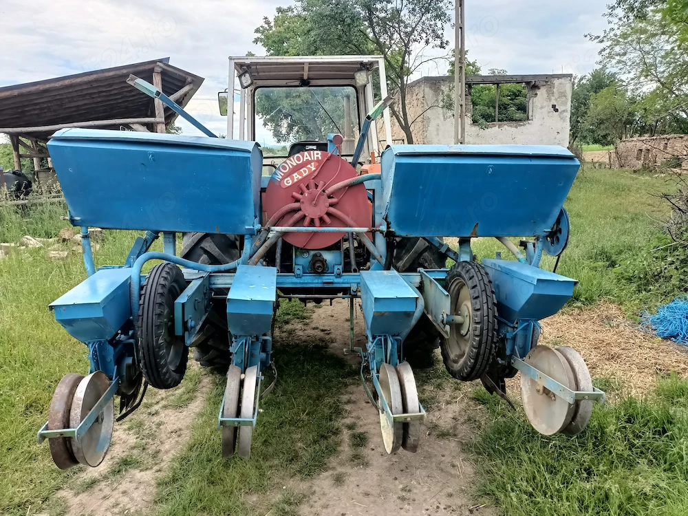 Freza de pamant si semanatoare 