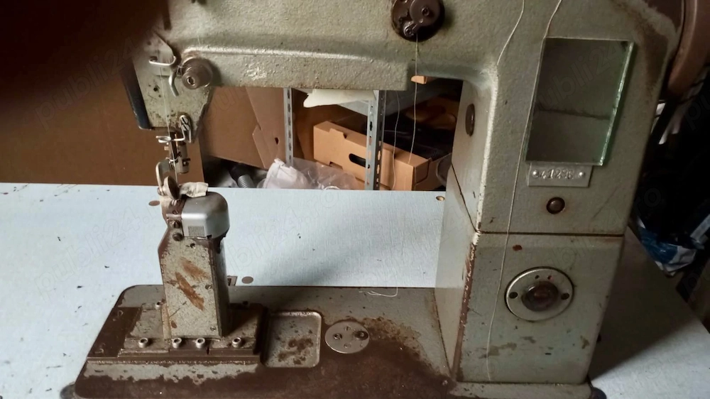 Masina de cusut Minerva