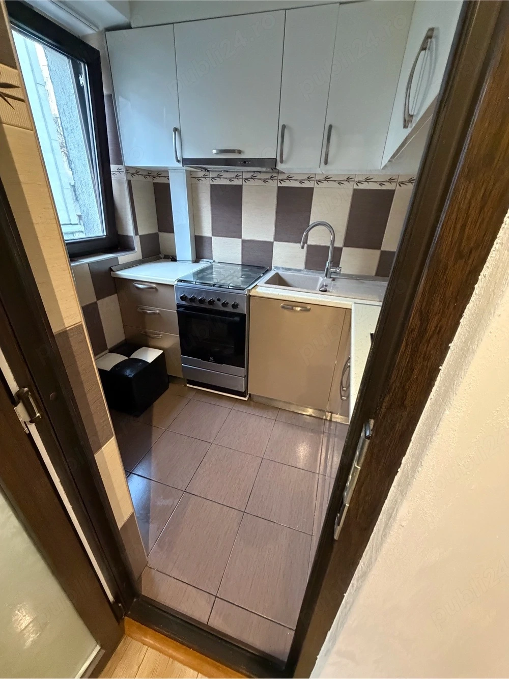 vand apartament o camera 