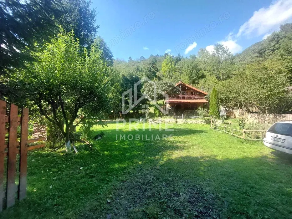 Casă de vânzare – Ocoliș | Teren generos + facilități complete