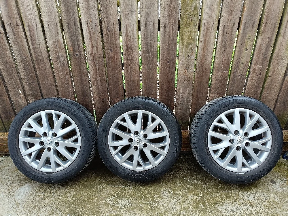 Vând jante aliaj Renault Megane 205/55/16 cu anvelope de vara Michelin 