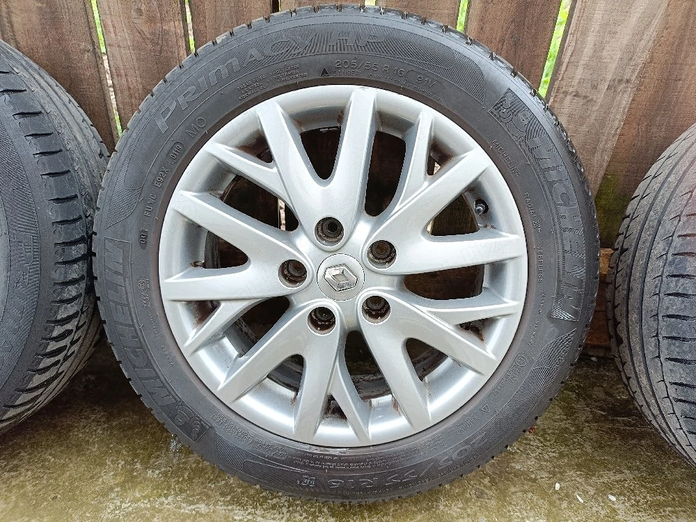 Vând jante aliaj Renault Megane 205/55/16 cu anvelope de vara Michelin 