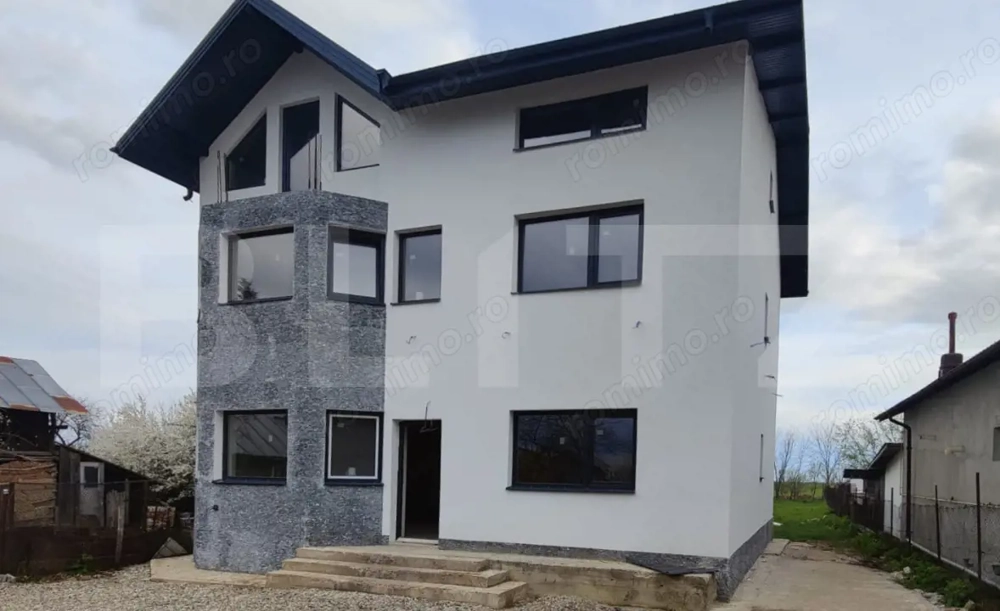  Vilă P+1+M 15 camere – 3300 mp teren, ideal clinică/pensiune