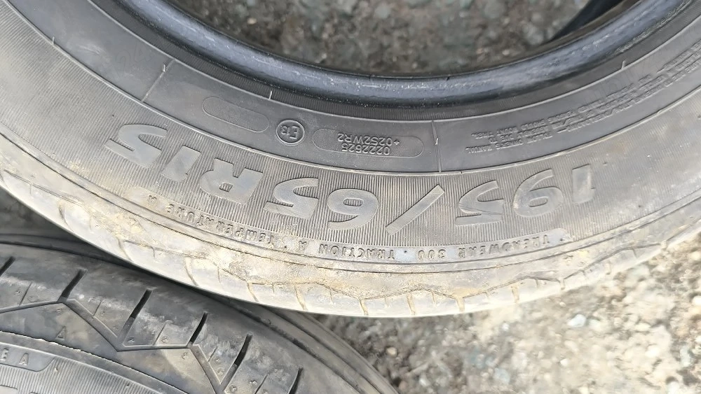 Vând anvelope vara debica presto 2 195/65/R15