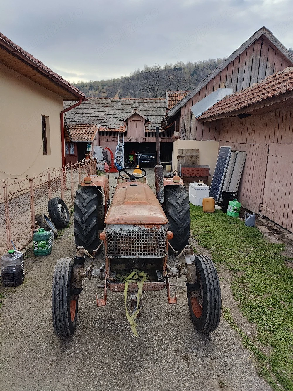 Vând tractor Zetor 4511 stare perfectă de funcționare 