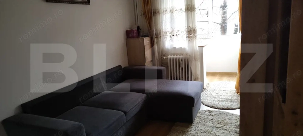 Apartament 2 camere, 40 mp, semidecomandat, etaj intermediar, zona Universității